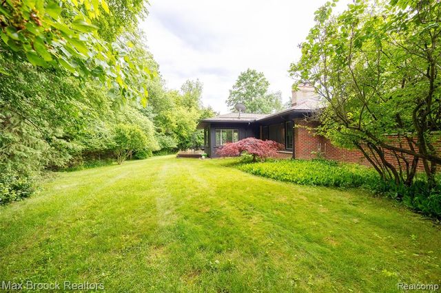 29030 Millbrook Road, Farmington Hills, MI 48334