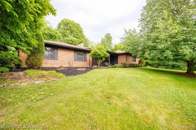 29030 Millbrook Road, Farmington Hills, MI 48334