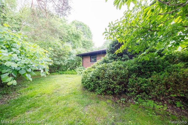 29030 Millbrook Road, Farmington Hills, MI 48334