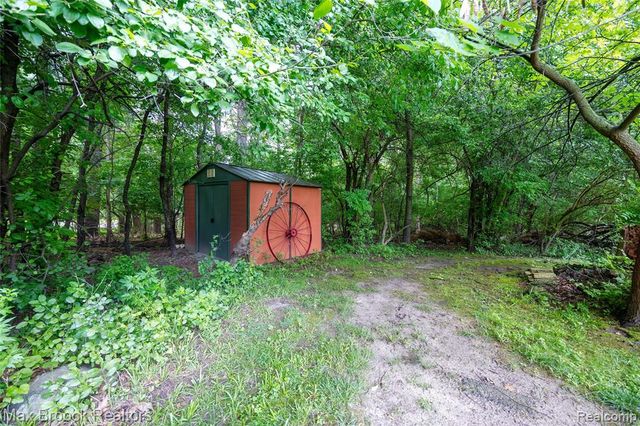 29030 Millbrook Road, Farmington Hills, MI 48334
