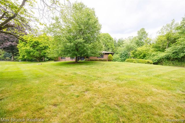 29030 Millbrook Road, Farmington Hills, MI 48334