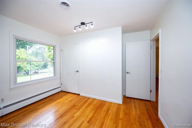 29030 Millbrook Road, Farmington Hills, MI 48334