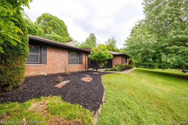 29030 Millbrook Road, Farmington Hills, MI 48334