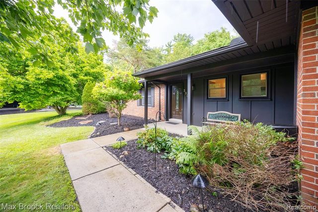 29030 Millbrook Road, Farmington Hills, MI 48334