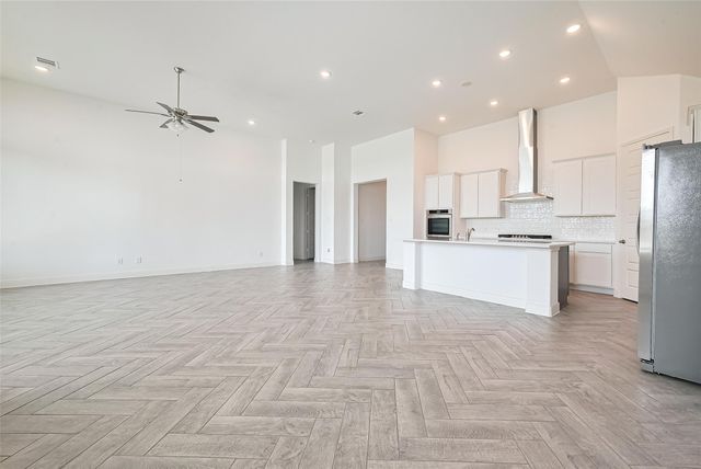 3019 Golden Isle Drive, Texas City, TX 77568