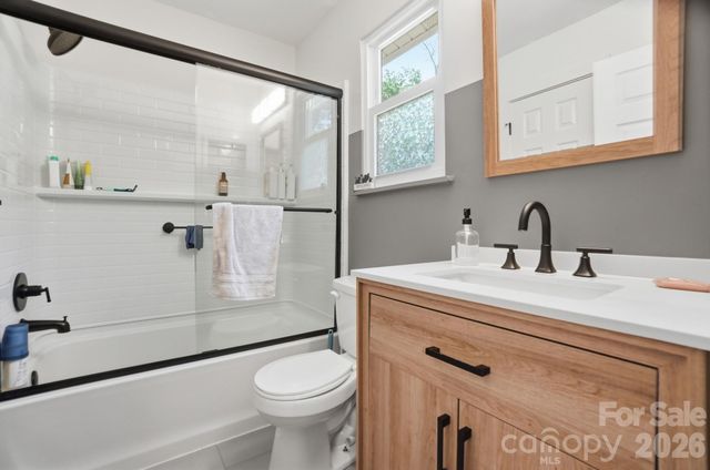 9415 Potpourri Place, Charlotte, NC 28215