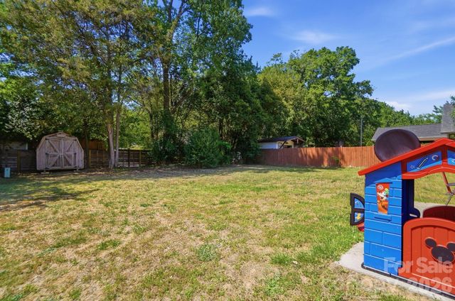 9415 Potpourri Place, Charlotte, NC 28215