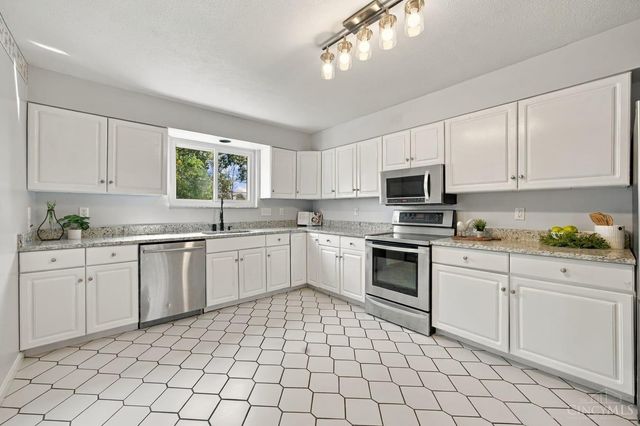 6831 Perinwood Drive, Green Twp, OH 45248