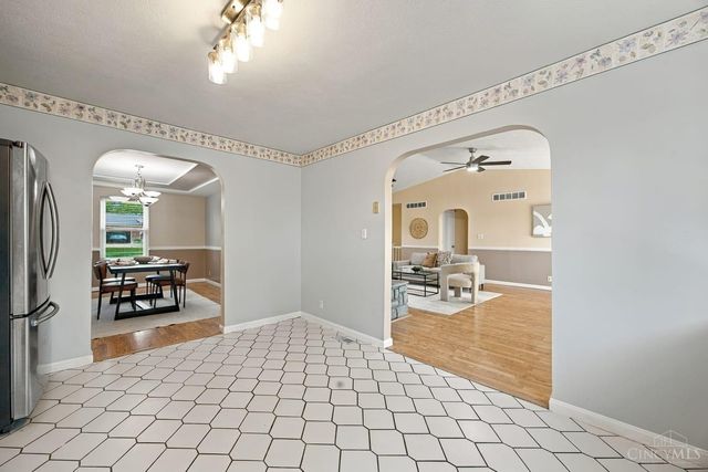 6831 Perinwood Drive, Green Twp, OH 45248