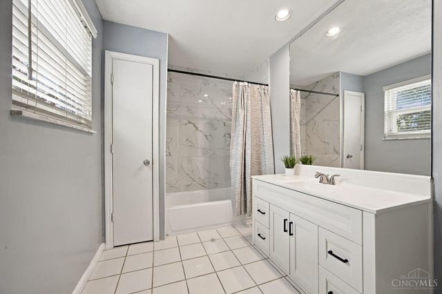 6831 Perinwood Drive, Green Twp, OH 45248