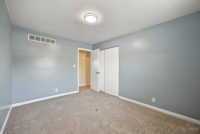 6831 Perinwood Drive, Green Twp, OH 45248