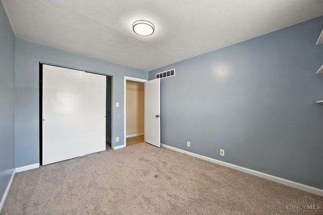 6831 Perinwood Drive, Green Twp, OH 45248