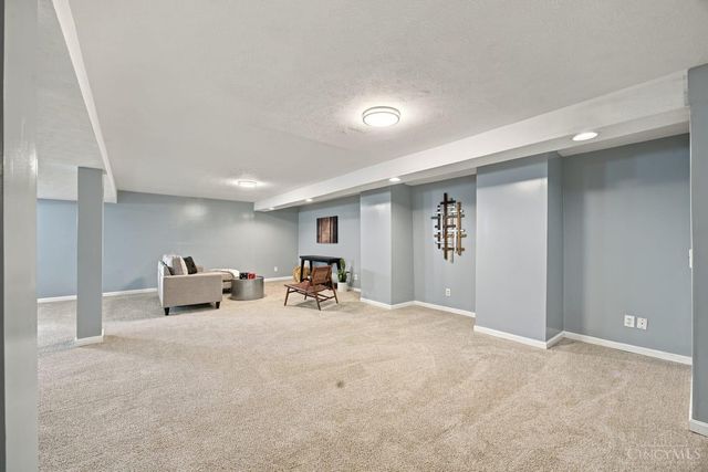 6831 Perinwood Drive, Green Twp, OH 45248
