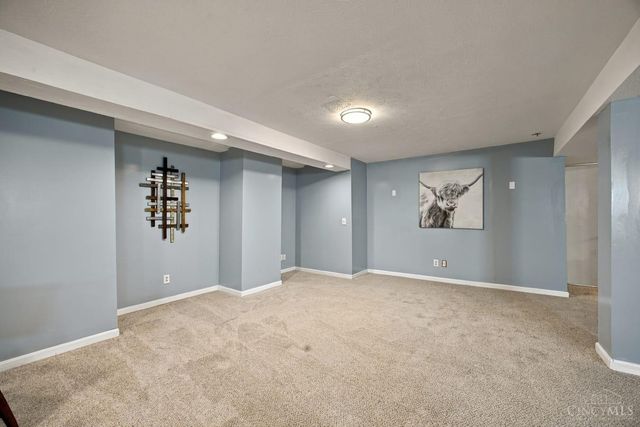 6831 Perinwood Drive, Green Twp, OH 45248