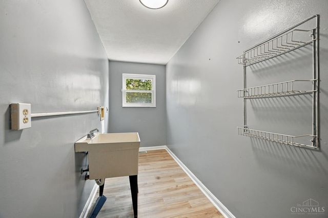 6831 Perinwood Drive, Green Twp, OH 45248