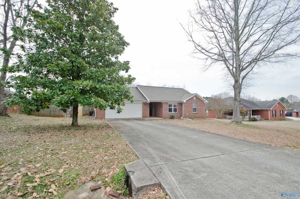 114 Poplar Green Lane, Harvest, AL 35749