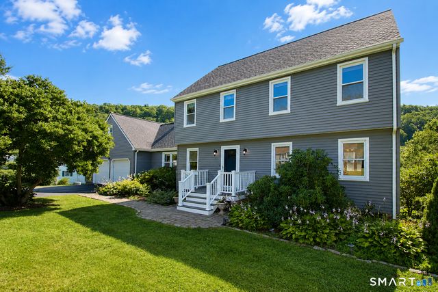 31 Cliffside Drive, Wallingford, CT 06492