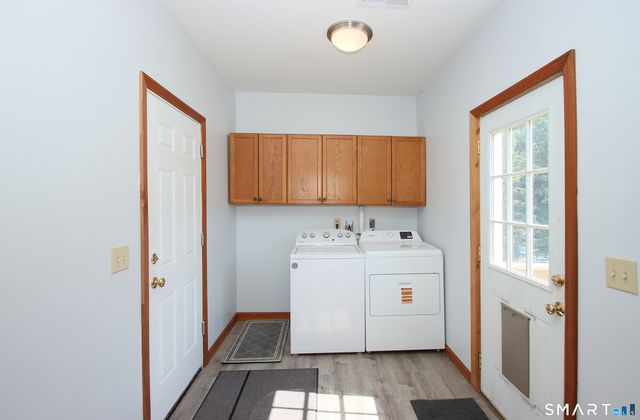 31 Cliffside Drive, Wallingford, CT 06492