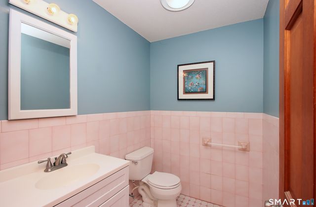 31 Cliffside Drive, Wallingford, CT 06492