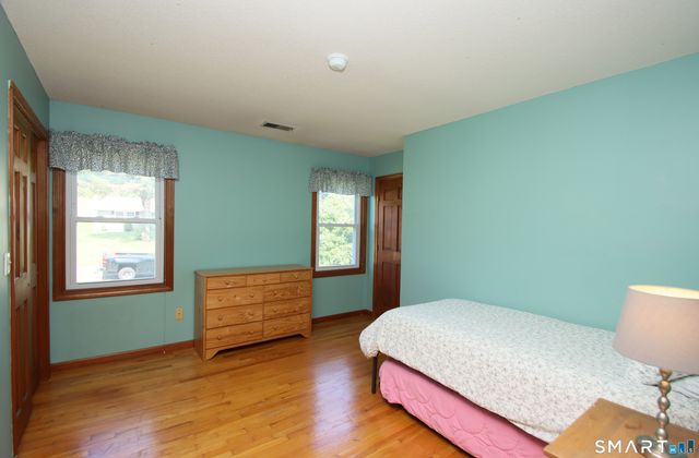 31 Cliffside Drive, Wallingford, CT 06492