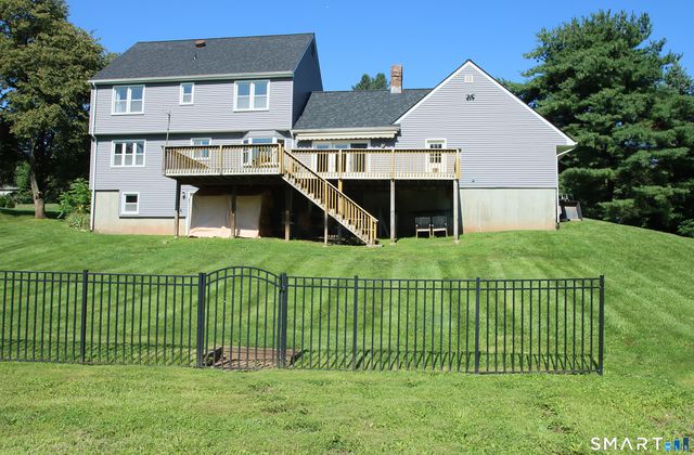 31 Cliffside Drive, Wallingford, CT 06492