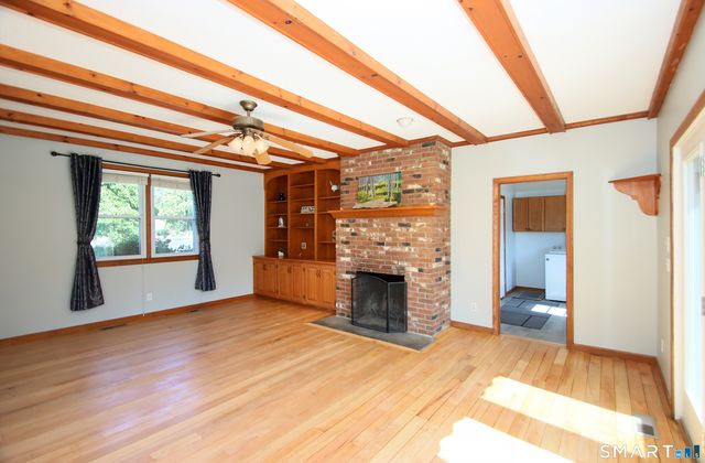 31 Cliffside Drive, Wallingford, CT 06492