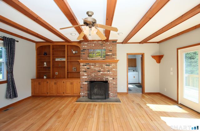 31 Cliffside Drive, Wallingford, CT 06492