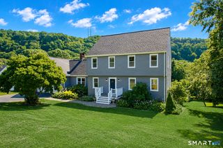 31 Cliffside Drive, Wallingford, CT 06492