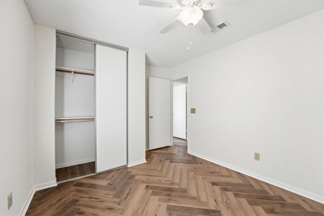 16030 Glenbrook Knoll Lane, Houston, TX 77095