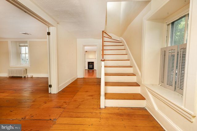 69 E OAKLAND AVE, Doylestown, PA 18901