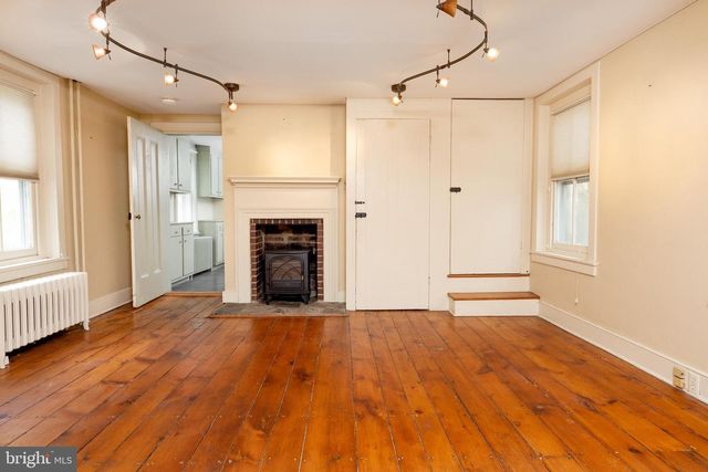 69 E OAKLAND AVE, Doylestown, PA 18901