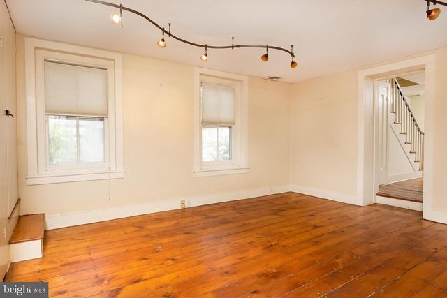 69 E OAKLAND AVE, Doylestown, PA 18901