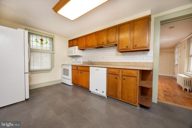 69 E OAKLAND AVE, Doylestown, PA 18901