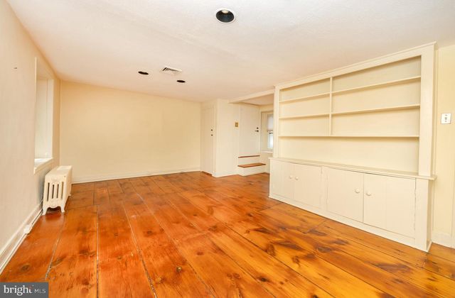 69 E OAKLAND AVE, Doylestown, PA 18901