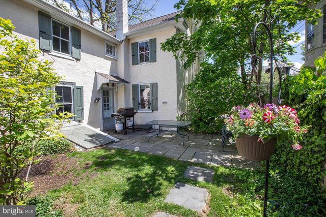 69 E OAKLAND AVE, Doylestown, PA 18901