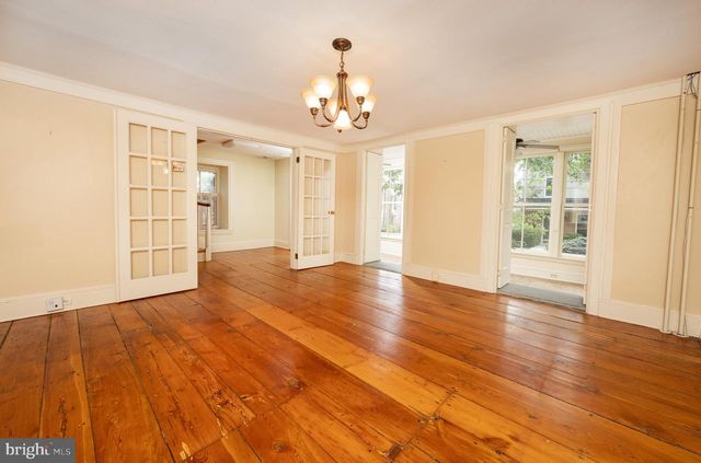 69 E OAKLAND AVE, Doylestown, PA 18901