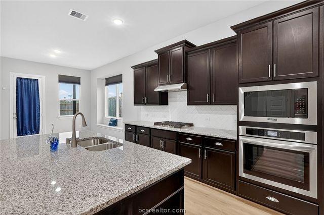 2525 Bramber Drive, College Station, TX 77845