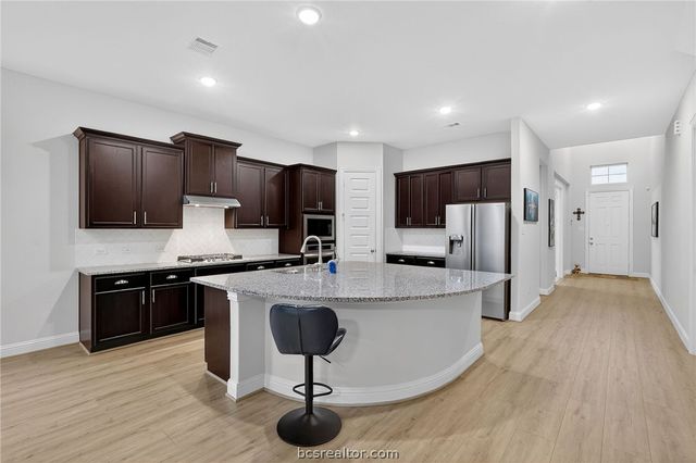 2525 Bramber Drive, College Station, TX 77845