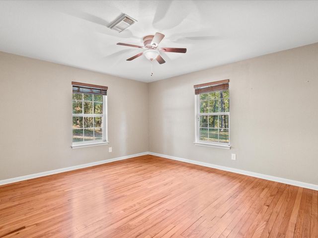 2004 Northshore Drive, Conroe, TX 77304