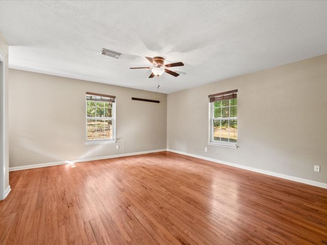 2004 Northshore Drive, Conroe, TX 77304