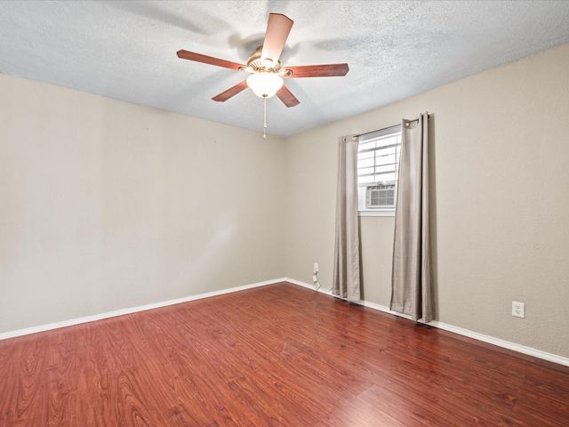 2004 Northshore Drive, Conroe, TX 77304