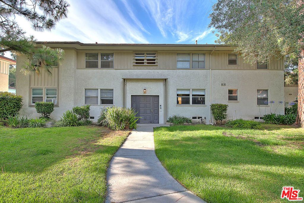 Image 1 of property listing at 5815 Bowcroft Street 4, Los Angeles, CA 90016