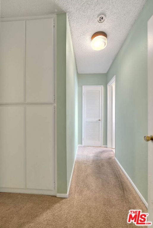 Image 11 of property listing at 5815 Bowcroft Street 4, Los Angeles, CA 90016