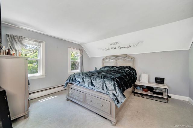 38 E Lyons Street, Melville, NY 11747
