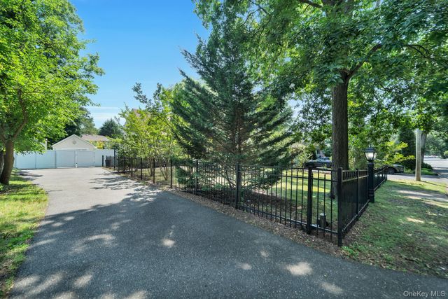 38 E Lyons Street, Melville, NY 11747