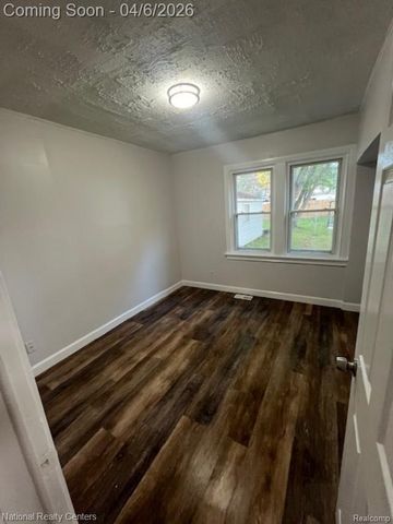 7547 Stephens, Center Line, MI 48015