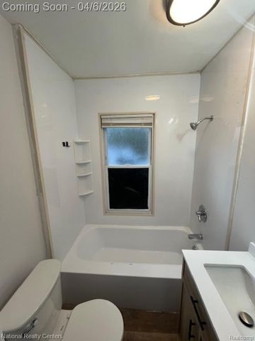 7547 Stephens, Center Line, MI 48015