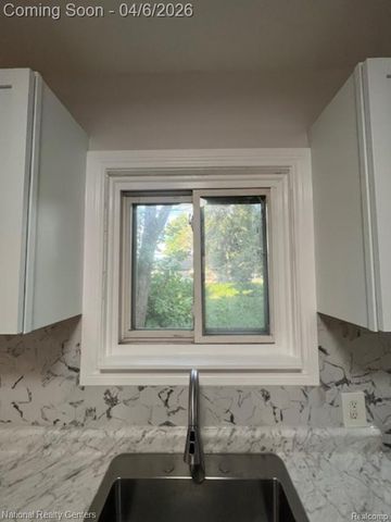 7547 Stephens, Center Line, MI 48015