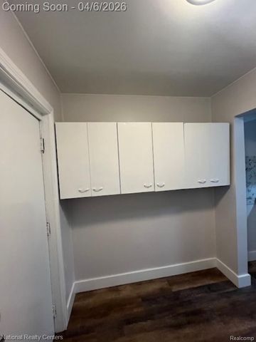 7547 Stephens, Center Line, MI 48015