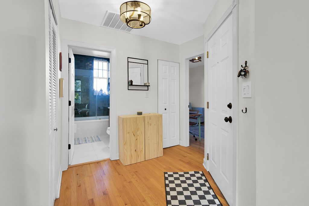 2006 N Spaulding Avenue 2, Chicago, IL 60647 — photo 2